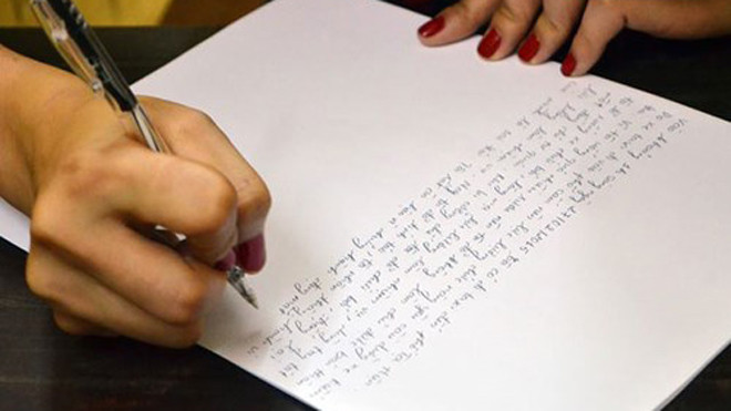 Cựu người mẫu kiêm diễn viên cặm cụi viết bản kiểm điểm "Suy nghĩ thấu đáo, tôi thấy rằng mình hoàn toàn sai..."