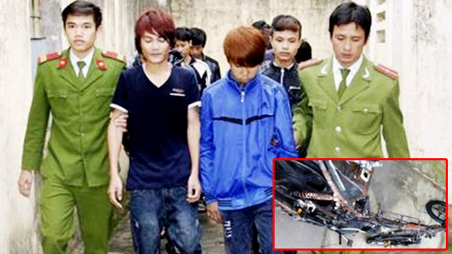 Một trong số những thanh niên bị Công an huyện Thiệu Hóa bắt giữ để điều tra về hàng vi đánh người đốt xe máy và chiếc xe máy bị đốt chát trơ khung (ảnh nhỏ)