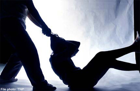 Nữ sinh viên bị 'yêu râu xanh' cưỡng bức