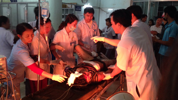 Nạn nhân được cấp cứu tại Bệnh viên Đa khoa huyện Kỳ Anh.