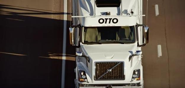 Không người lái, xe container bon bon chạy gần 200 km