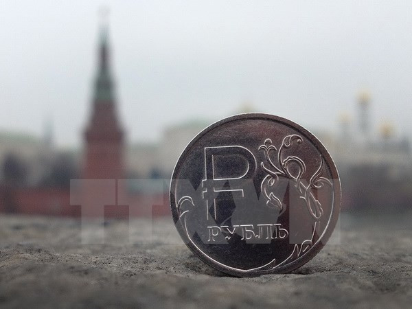 Hình ảnh đồng ruble tại trung tâm thủ đô Moskva ngày 6/11/2014. (Nguồn: AFP/TTXVN)
