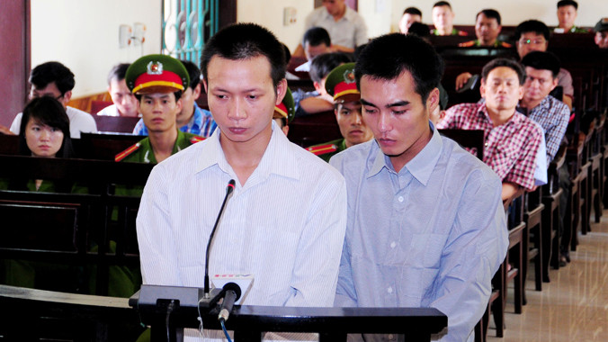 Lê Trọng Tú và Lô Minh Trọng tại tòa 