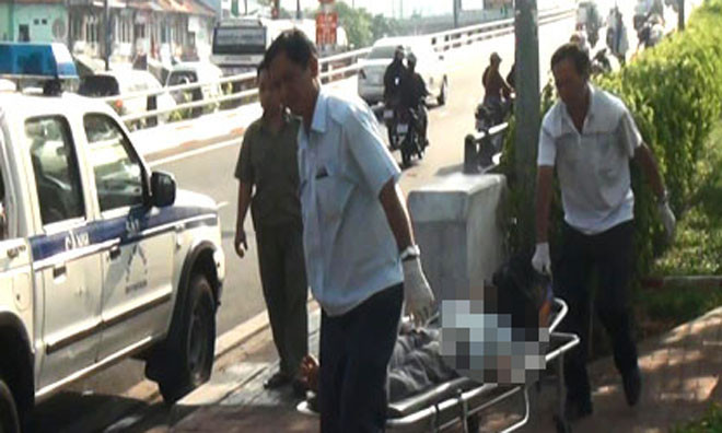 Thi thể nạn nhân được đưa về nhà xác để phục vụ công tác điều tra