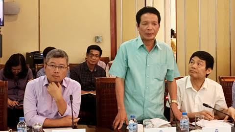 Bộ TT&TT mới có thêm Thứ trưởng mới, ông Hoàng Vĩnh Bảo (áo xanh). Ảnh: MIC 