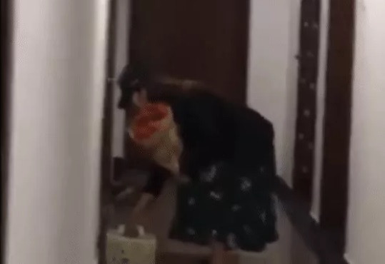 Clip: Nam Em lén mang bánh và hoa sang tới nhà Trường Giang