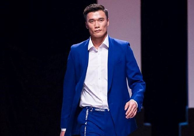 Thủ môn Bùi Tiến Dũng bật khóc khi nhắc đến những bình luận ác ý của cư dân mạng.