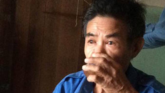 Ông Mình uất nghẹn khi kể về những ngày đi tìm con.