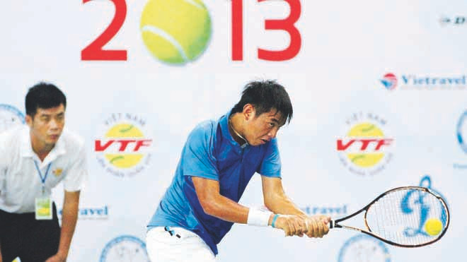 Cây vợt vô địch VN Lý Hoàng Nam không cùng ĐT tham dự vòng loại Davis Cup trên sân nhà do không được đơn vị chủ quản bật đèn xanh. Ảnh: VSI