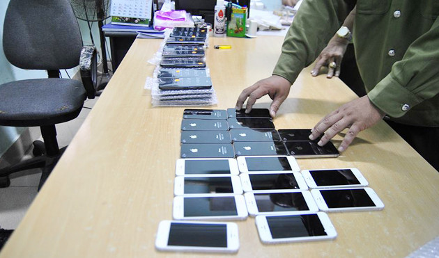 Lô điện thoại iPhone không có hóa đơn chứng từ bị cơ quan chức năng thu giữ