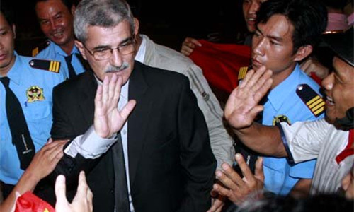 Calisto từ biệt Việt Nam vào tháng 3/2011.