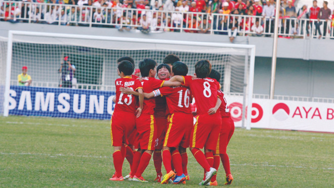 Liệu các tuyển thủ nữ VN có tận dụng cơ hội thi đấu trên sân nhà để ăn mừng tấm vé thứ 5 dự World Cup? Ảnh: Tường Vũ