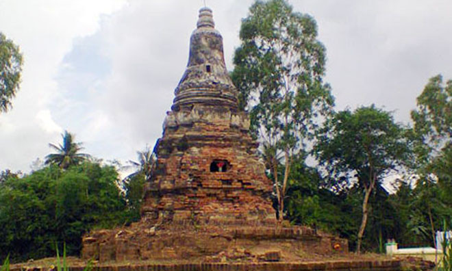 Tháp cạnh chùa Con Lọp - nơi các đối tượng phao tin có viên đá thiên thạch. Ảnh: Công an Nhân dân.