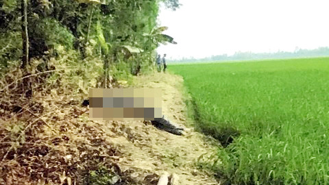 Thi thể Sáng tại bờ kênh Cây Gáo