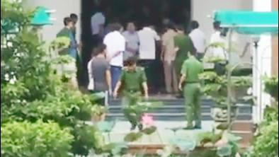 Cơ quan chức năng nhanh chóng có mặt tại hiện trường vụ án