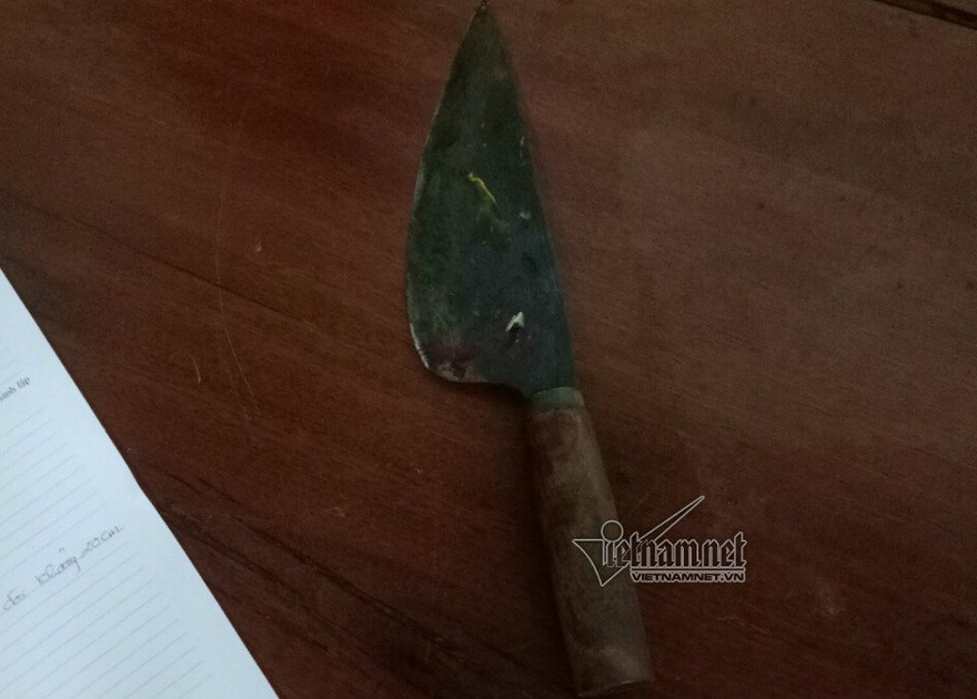 Con dao bầu hung khí vụ án