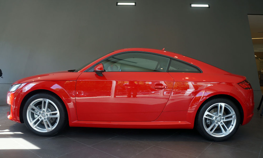 Cận cảnh vẻ gợi cảm của Audi TT Coupe vừa 'cập bến" Việt Nam 