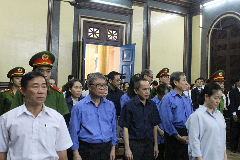 Toàn cảnh phiên tòa