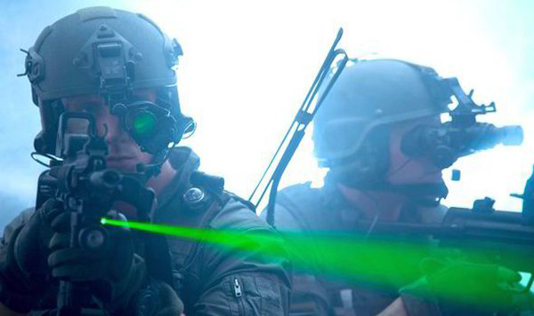 Bộ binh Mỹ đang tập bắn.