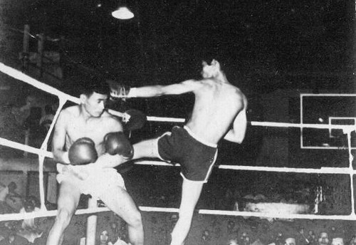 Một trận đấu quyền anh ở Sài Gòn xưa. Ảnh: Tư liệu.