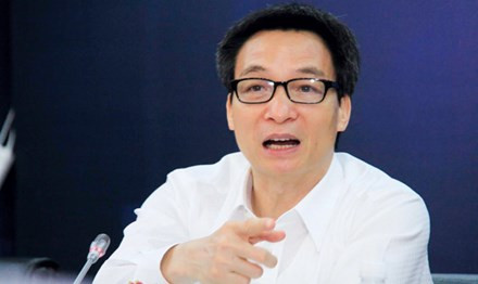 Phó Thủ tướng Chính phủ Vũ Đức Đam phát biểu tại buổi đối thoại. Ảnh: Trường Phong.