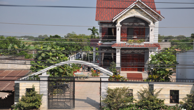 Căn nhà ông bí thư huyện ủy bị trộm đột nhập. Ảnh Việt Văn.