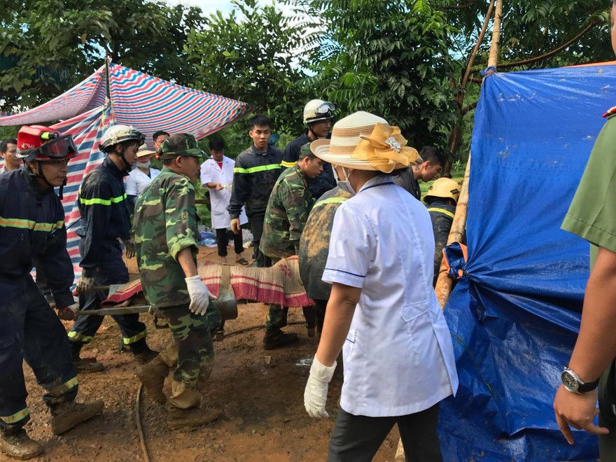 Sạt lở kinh hoàng ở Hòa Bình: Tìm thấy nạn nhân thứ 9 