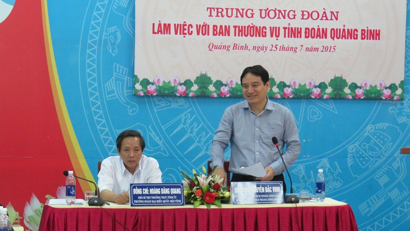 Anh Nguyễn Đắc Vinh - Bí thư thứ nhất BCH Trung ương Đoàn nhấn mạnh, Ban thường vụ Tỉnh đoàn Quảng Bình nên lấy giáo dục truyền thống cách mạng làm trung tâm cho các hoạt động giáo dục tư tưởng khác.