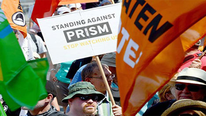 Biểu tình chống theo dõi điện tử và các hoạt động liên quan tới gián điệp mạng.