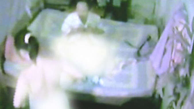 Hình ảnh được cắt ra từ clip mà ông Nhật dùng để tố cáo.