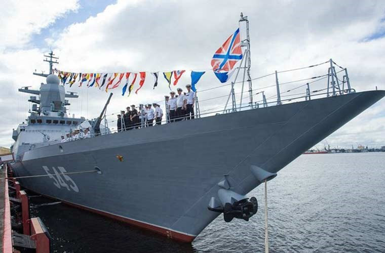 Tàu hộ vệ tên lửa Project 20380 Stoikiy (số hiệu 545) được khởi đóng tại nhà máy đóng tàu Severnaya Verft (thành phố St. Petersburg) từ tháng 11/2006 nhưng mãi tới tháng 5/2012 mới được hạ thủy, biên chế cho Hạm đội biển Baltic tháng 5/2004.