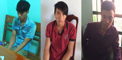 Ba nghi can Mẫn, Hùng, Hải (trái sang phải) tại cơ quan công an. Ảnh: Minh Uyên.