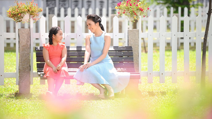 Hiền Thục bất ngờ tung MV với những hình ảnh nhẹ nhàng, tươi sáng.