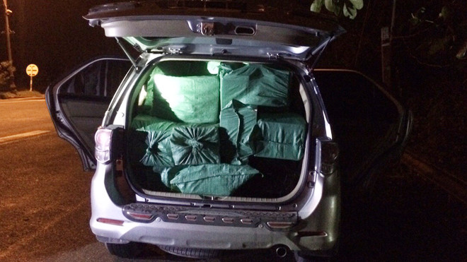 Chiếc xe Fortuner cùng tang vật bị tạm giữ