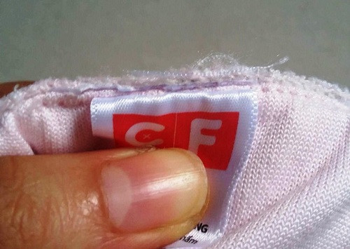 Hình ảnh từ khách hàng với nghi vấn thay mác sản phẩm của Con Cưng.