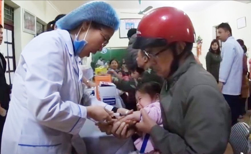 Nghi ngờ thực phẩm bẩn, hàng nghìn phụ huynh cho con xét nghiệm sán lợn