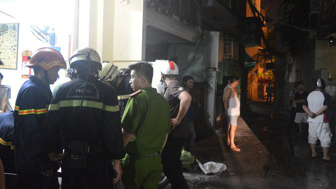 Lực lượng chức năng điều tra vụ việc.