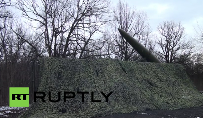 'Iskander-M' bảo vệ bầu trời Nga