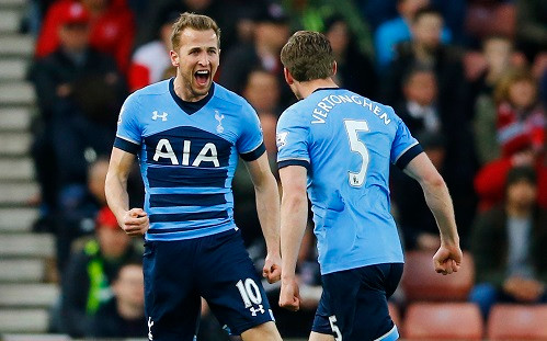 Tottenham rút ngắn khoảng cách với Leicester từ bảy xuống còn năm điểm. Ảnh: Reuters.