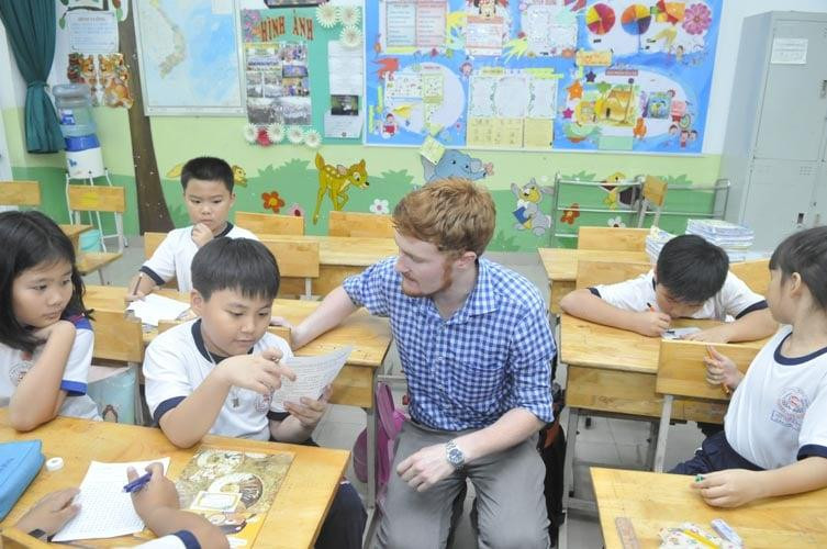 Học sinh tham gia học chương trình tiếng Anh tích hợp với người nước ngoài