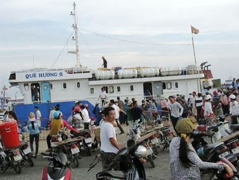 Tàu Quê Hương 2 - Ảnh: Quế Hà