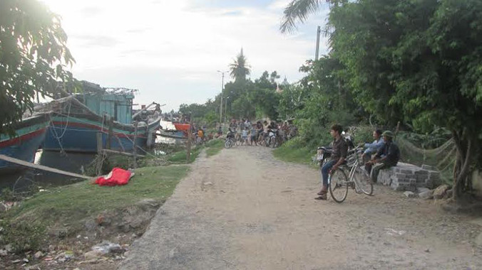 Khu vực người dân phát hiện thi thể cụ bà trôi sông.