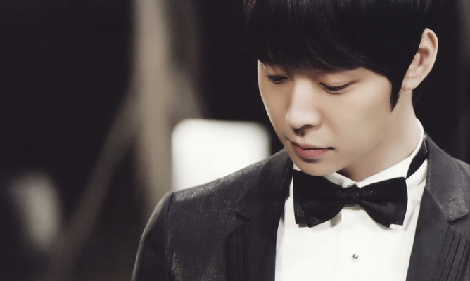 Ngôi sao hạng A Hàn Quốc Park Yoochun bị vướng scandal tấn công tình dục.