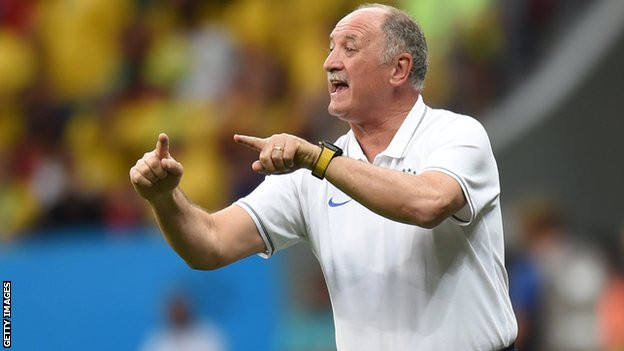 HLV Scolari ra đi sau thất bại cay đắng
