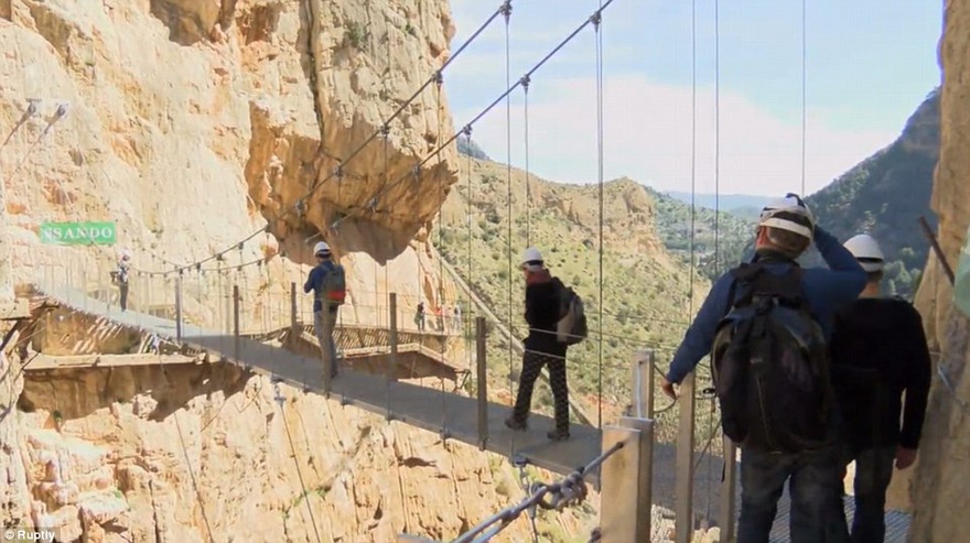 Tây Ban Nha vận hành lại con đường nguy hiểm nhất thế giới