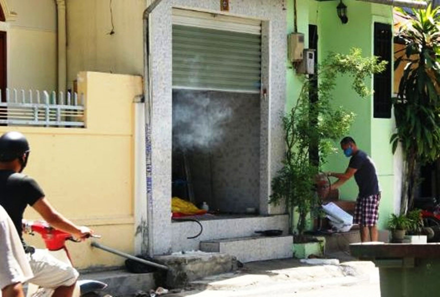 Ngôi nhà tại đường Hồ Xuân Hương, Huế, vừa phát hiện có xác chết phân hủy bên trong. 