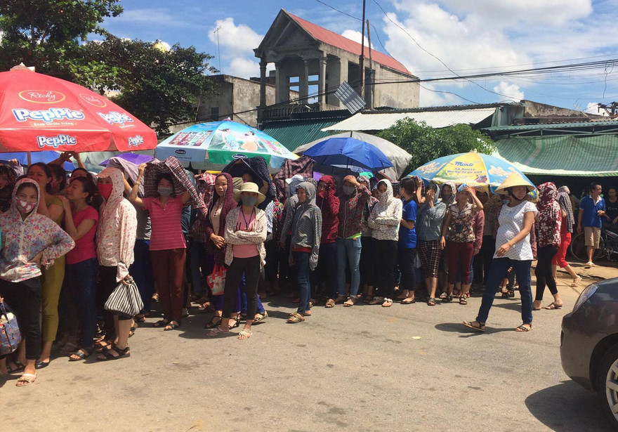 Công nhân nghỉ việc, tập trung đòi quyền lợi từ trưa 31/8.