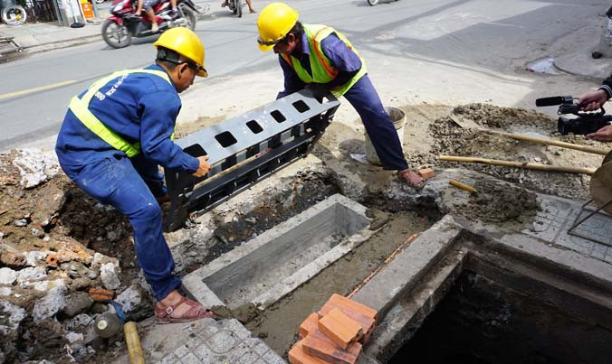Mỗi miệng cống được lắp với chi phí 8,3 triệu đồng chưa tính nhân công.