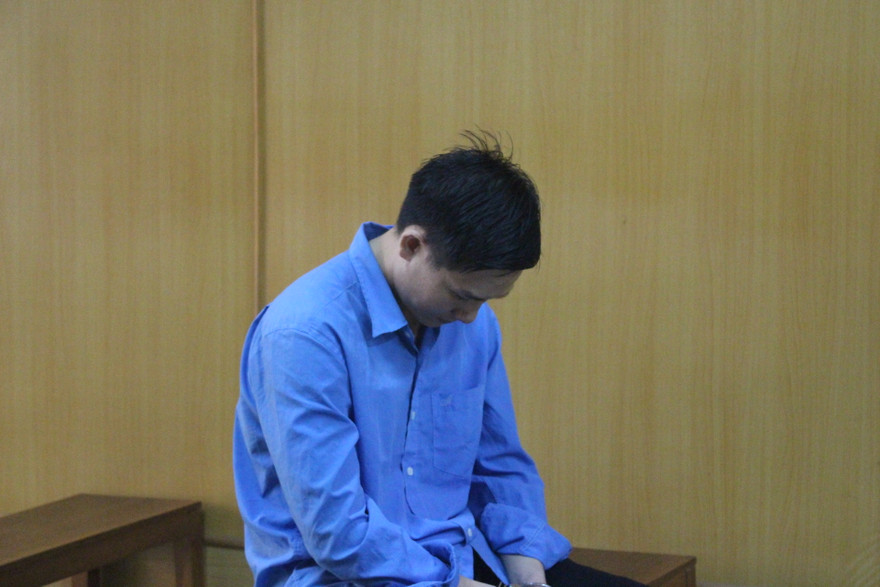 Tài xế ‘kiêm’ cướp giật Hoàng Văn Lập tại tòa. Ảnh: Tân Châu