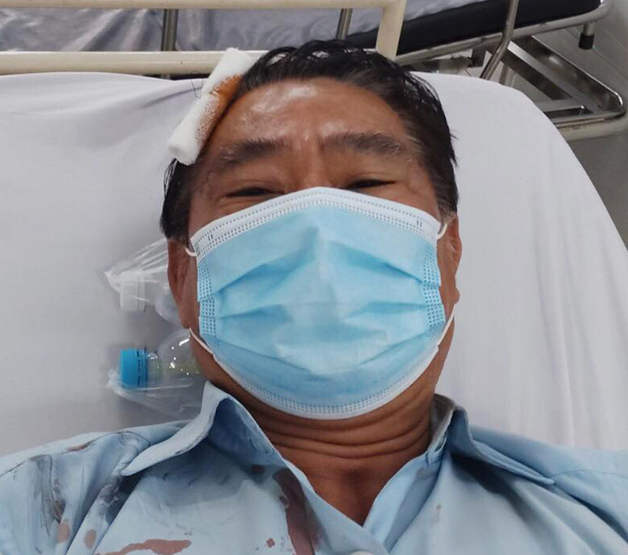 Ông Phúc phải nhập viện sau khi bị đánh